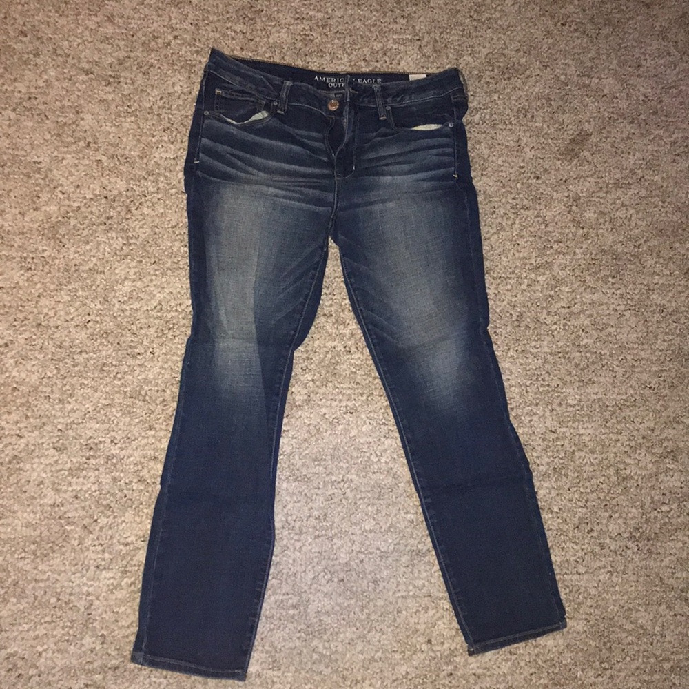 AMERICAN EAGLE JEANS